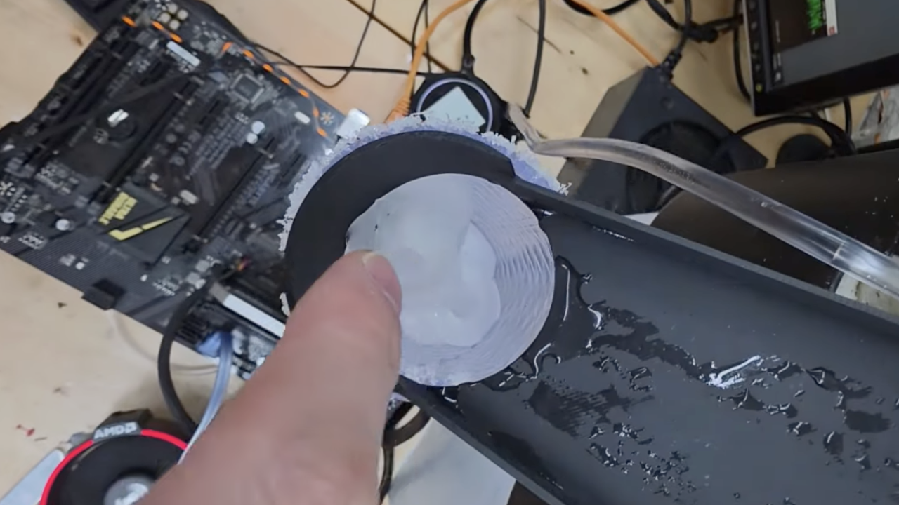 CPU infinite ice cooler