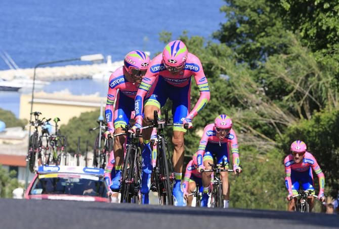 Team Lampre - Merida pushes up a climb