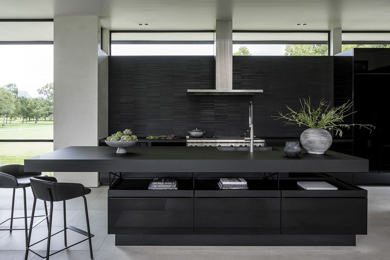 10 black kitchen countertop ideas in modern spaces | Livingetc