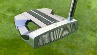 Inesis High MOI Putter showing off its very cool milled club face