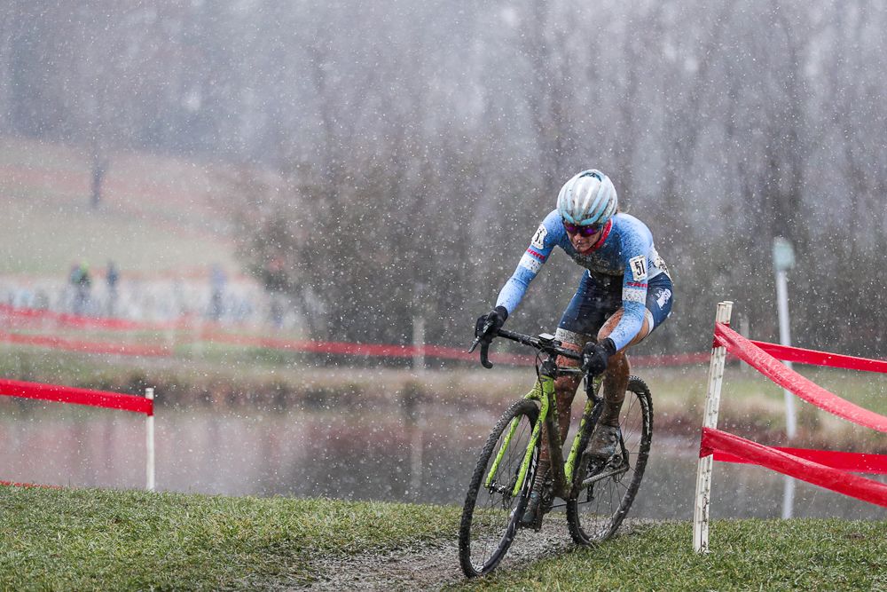 Lily Williams en route to winning the North Carolina Grand Prix