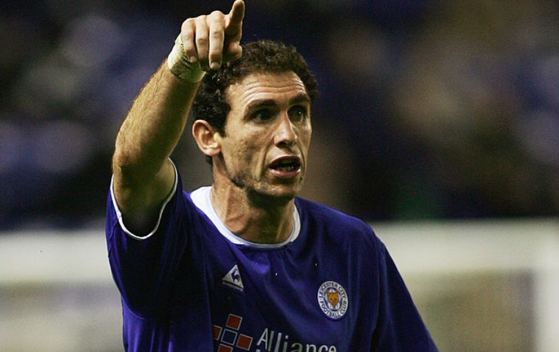 LEICESTER, ENGLAND - SEPTEMBER 14: Martin Keown of Leicester City in action during the Coca-Cola Championship League match between Leicester City and Sheffield United at The Walkers Stadium on September 14, 2004 in Leicester, England. (Photo by Mark Thompson/Getty Images) Arsenal