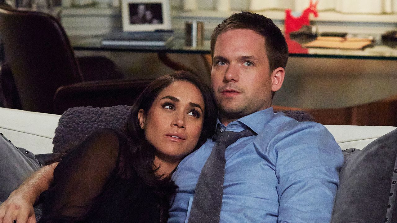 Meghan Markle as Rachel Zane and Patrick J. Adams as Michael Ross in Suits