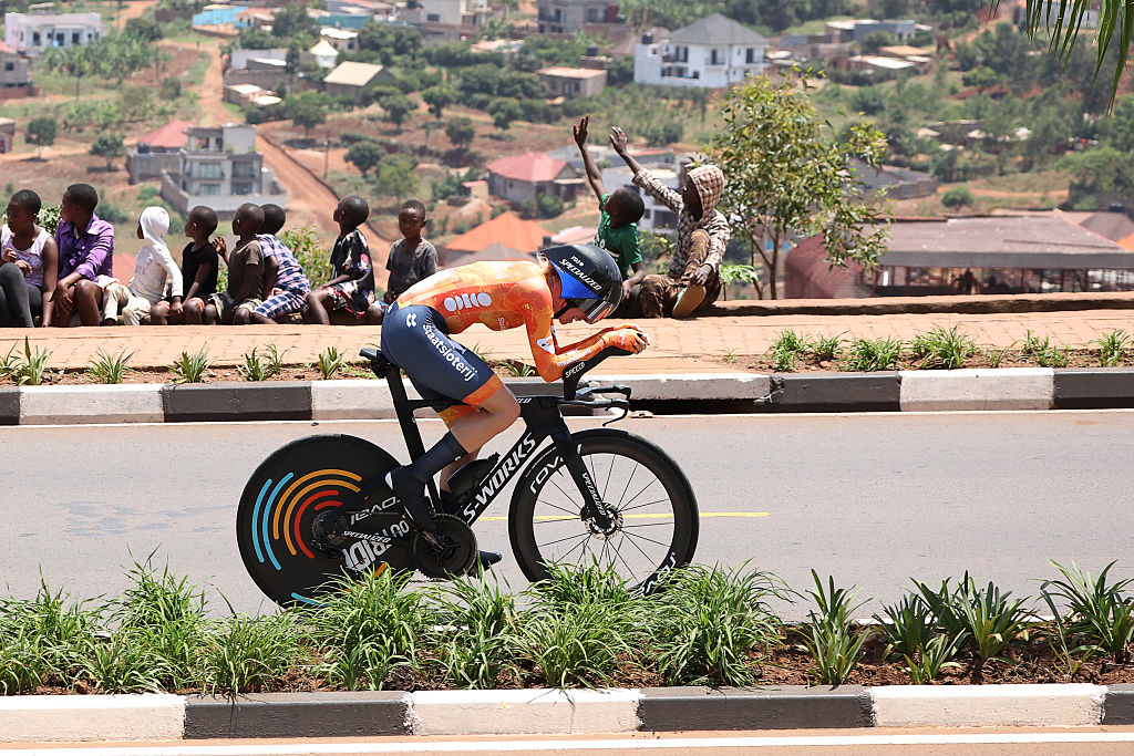 Dutch rider Demi Vollering competes in the women&#039;s Elite Individual Time Trial cycling event during the UCI 2025 Road World Championships, in Kigali, on September 21, 2025. (Photo by Anne-Christine POUJOULAT / AFP)