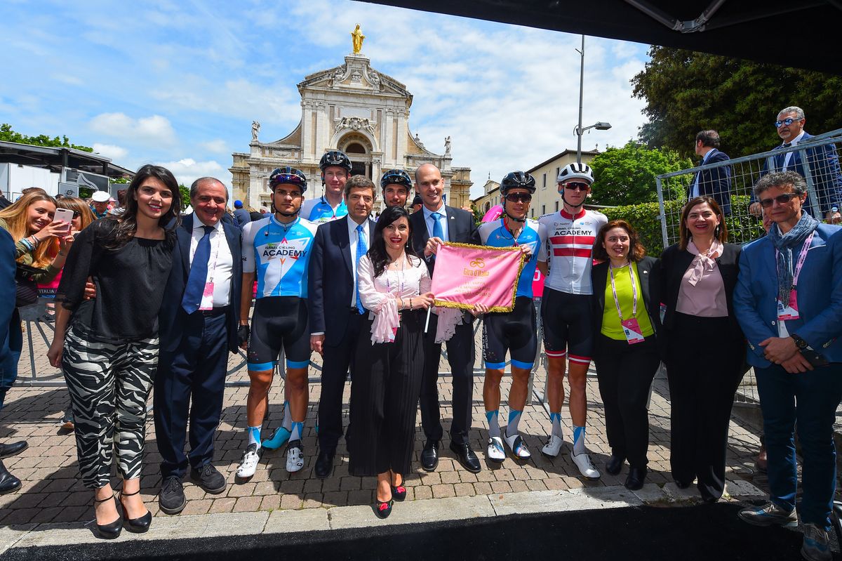 A special presentation for the Israel Cycling Academy team