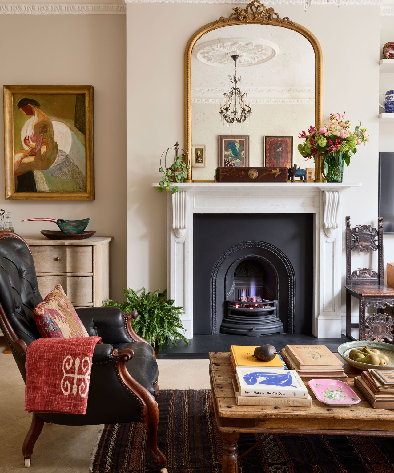 This fully renovated London townhouse expertly blends antiques and ...