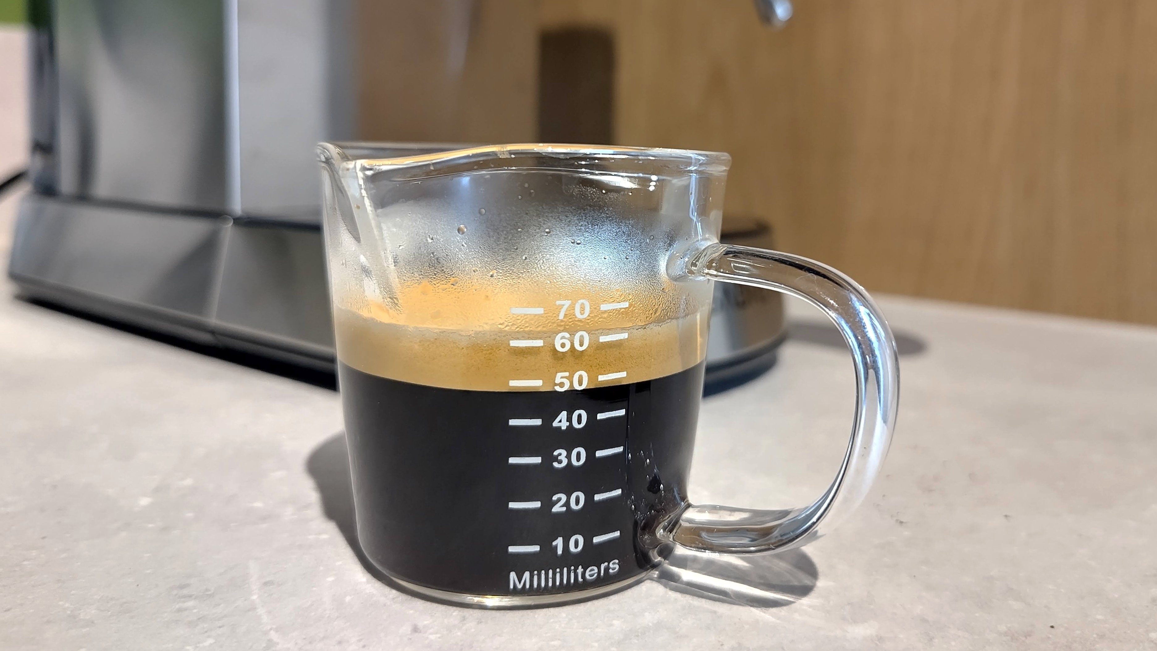 Espresso extracted using Casabrews 5418 Pro machine