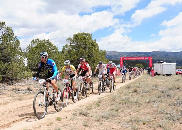 Jeremy Horgan-Kobelski (Gary Fisher/Subaru) leading after one lap.