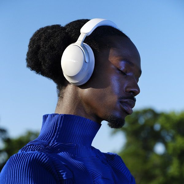 The Bose QuietComfort Headphones in white.