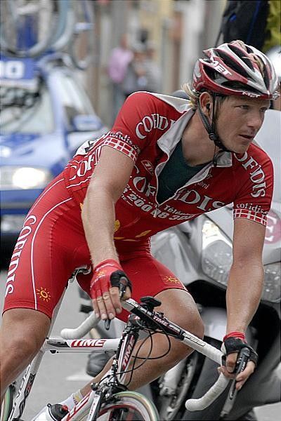 Frank Hoj (Cofidis) brings up the rear.