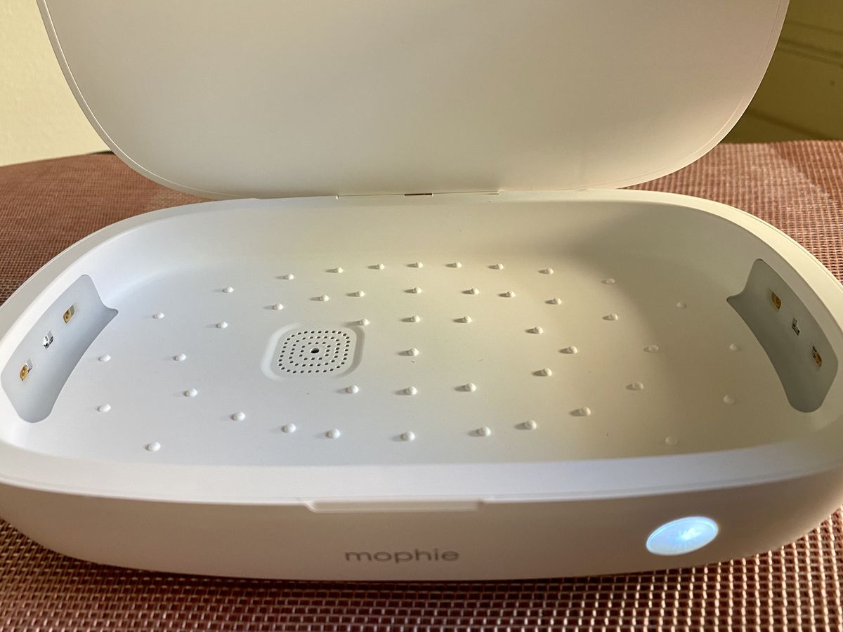 Mophie Uv Sanitizer Wireless Charging Open Empty