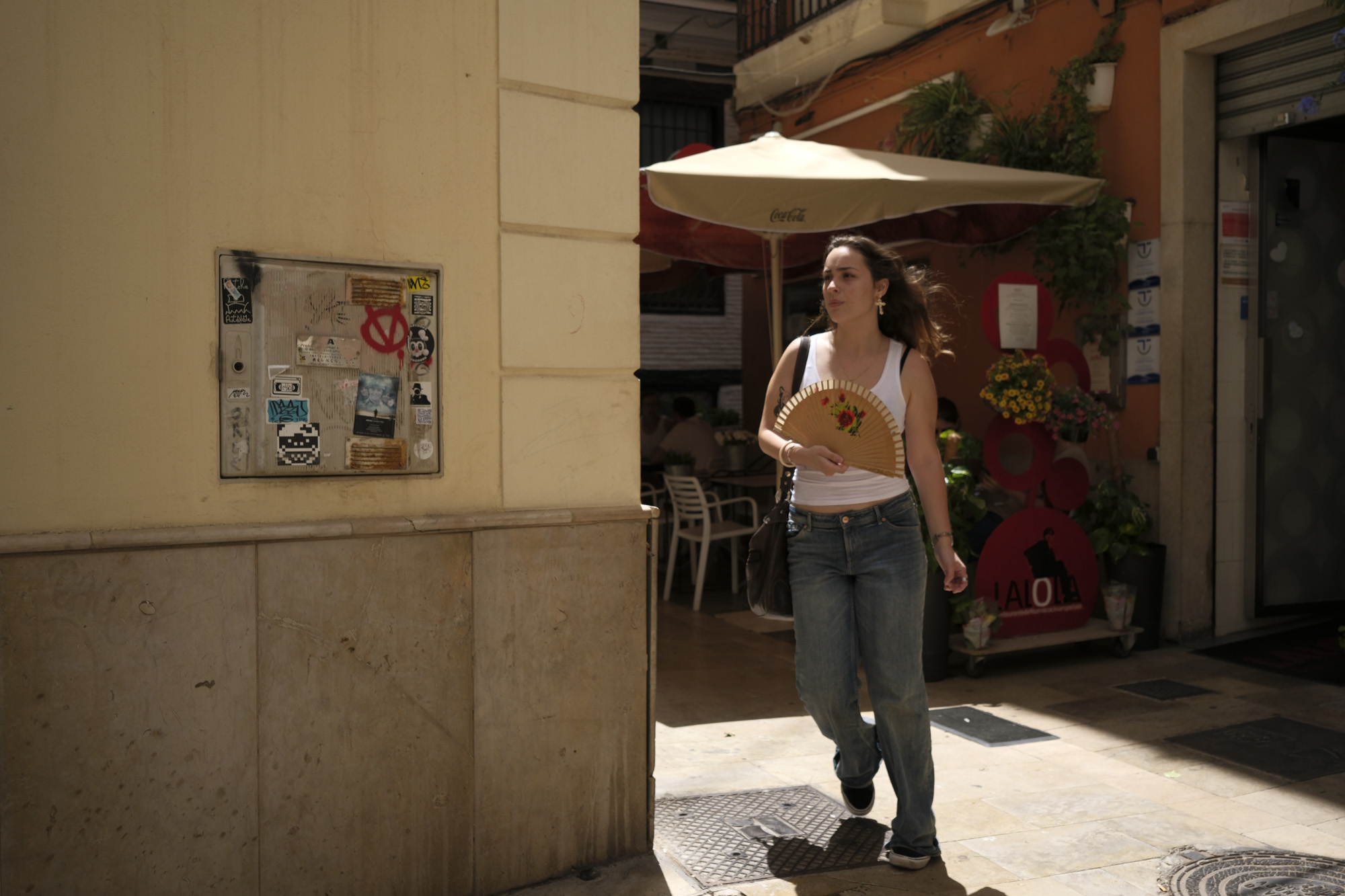 Street photography in Valencia, Spain, taken with the Fujifilm X-E5 mirrorless camera and XF 23mm f/2.8 lens