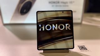 Various photos of the new foldable phone, the Honor Magic V5.