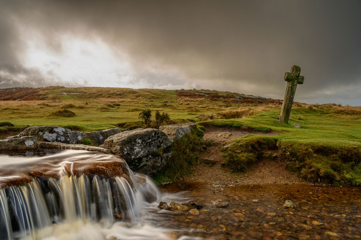 Sunrise shot of Callanish Standing Stones wins Historic Photographer of ...