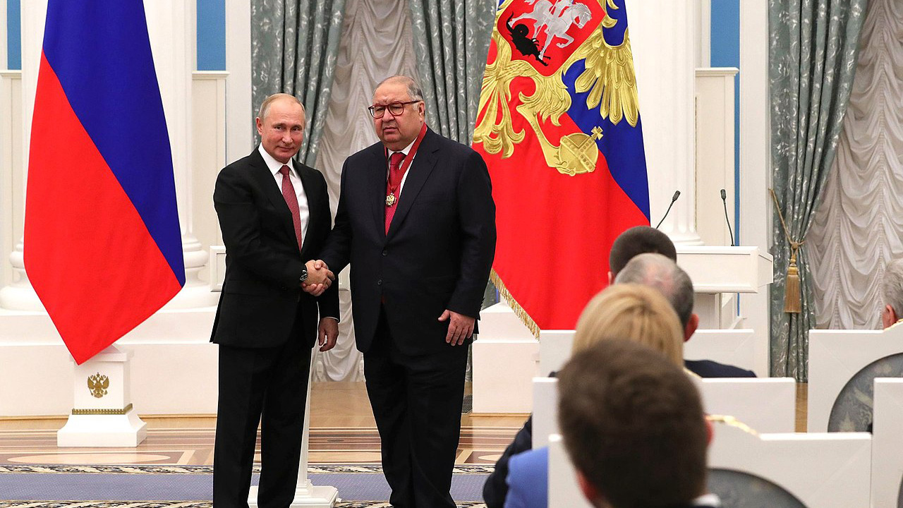 Wladimir Putin mit Alisher Usmanov im Jahr 2018