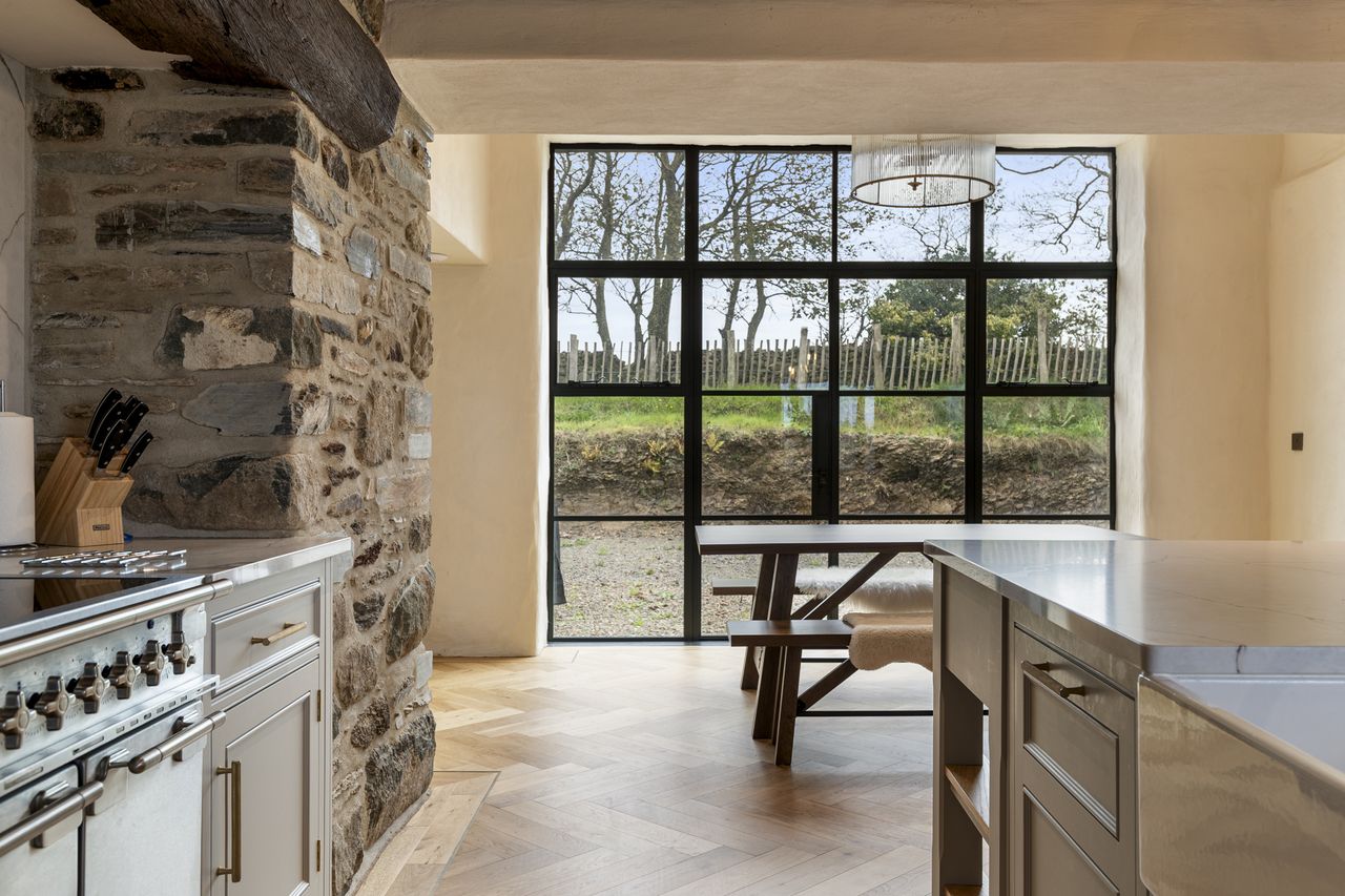 Property for sale with beautiful kitchen: Trearched Farmhouse, Haverfordwest, Pembrokeshire