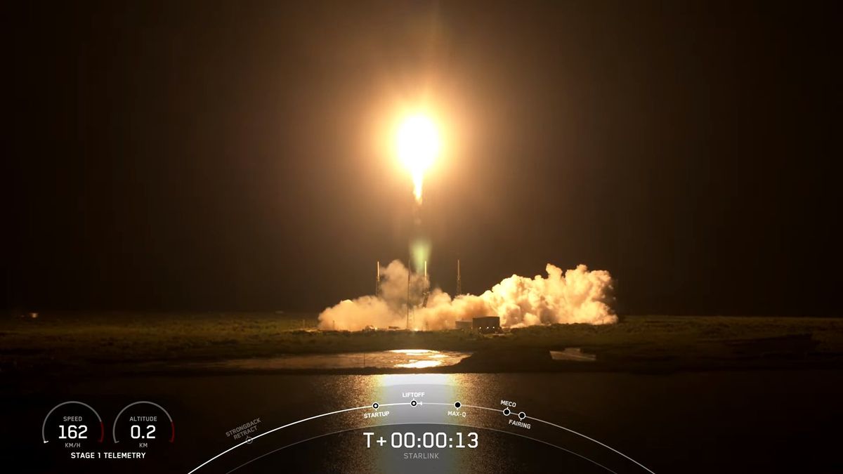SpaceX 로켓이 54개의 Starlink 위성을 발사하고 16편으로 바다에 착륙합니다(비디오).