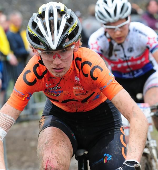 Elite women head uphill in the cross country race at Houffalize