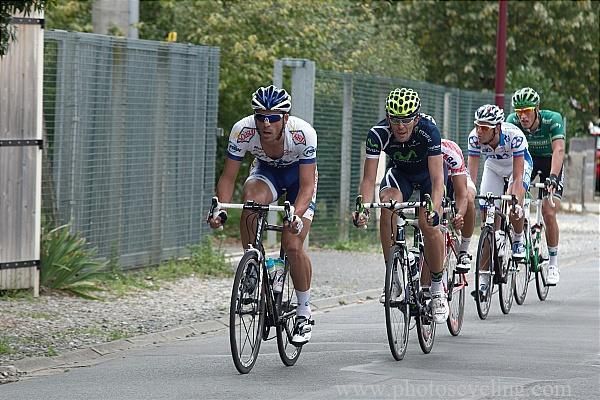 Jimmy Engoulvent (Saur - Sojasun) at the front