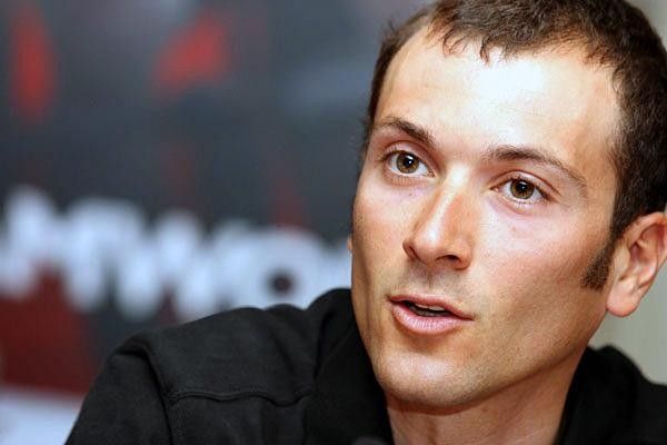 Ivan Basso talks to the press about his main competitor Jan Ullrich