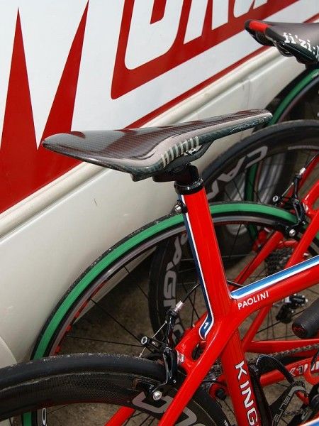 Paolini also prefers fi'zi:k's ultralight Arione k:1 carbon-shelled saddle.