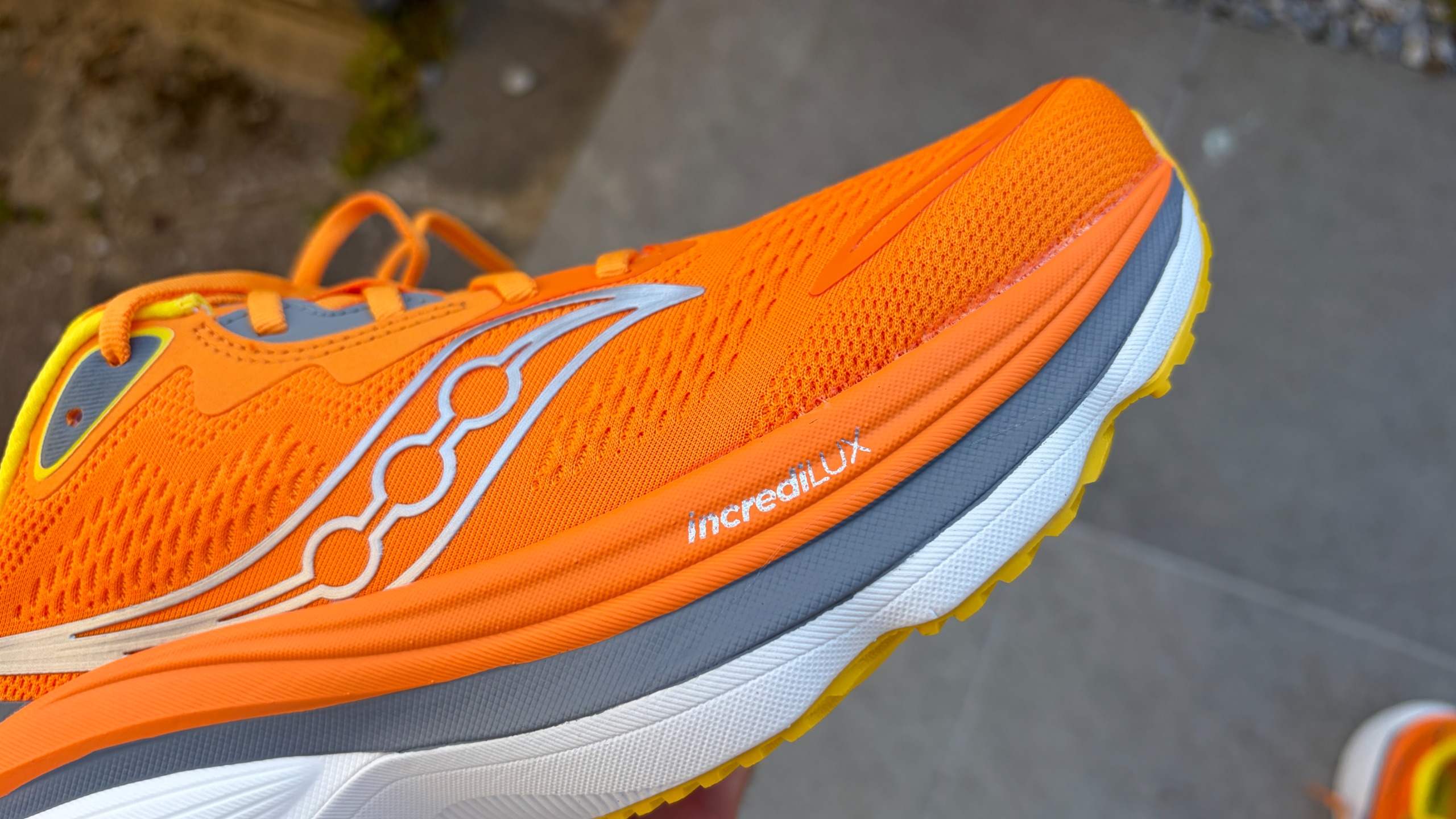 Saucony Hurricane 26
