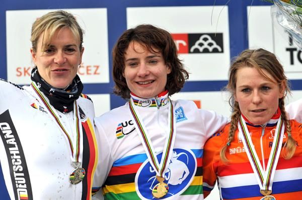 The women's podium in Tabor: Hanka Kupfernagel, Marianne Vos, Daphny Van Den Brand