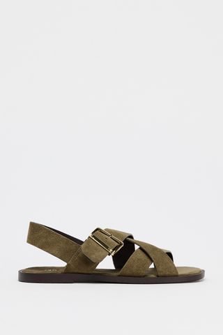 mJAsv3FUGApAhBBkJca6zh-320-80 6 اتجاهات الأحذية الصيفية الأنيقة ، قامت Zara بتسميرها لعام 2025