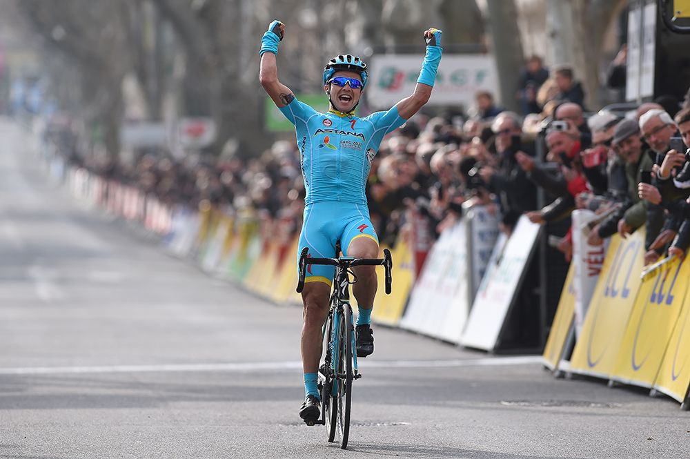 Alexey Lutsenko (Astana) wins in Paris-Nice