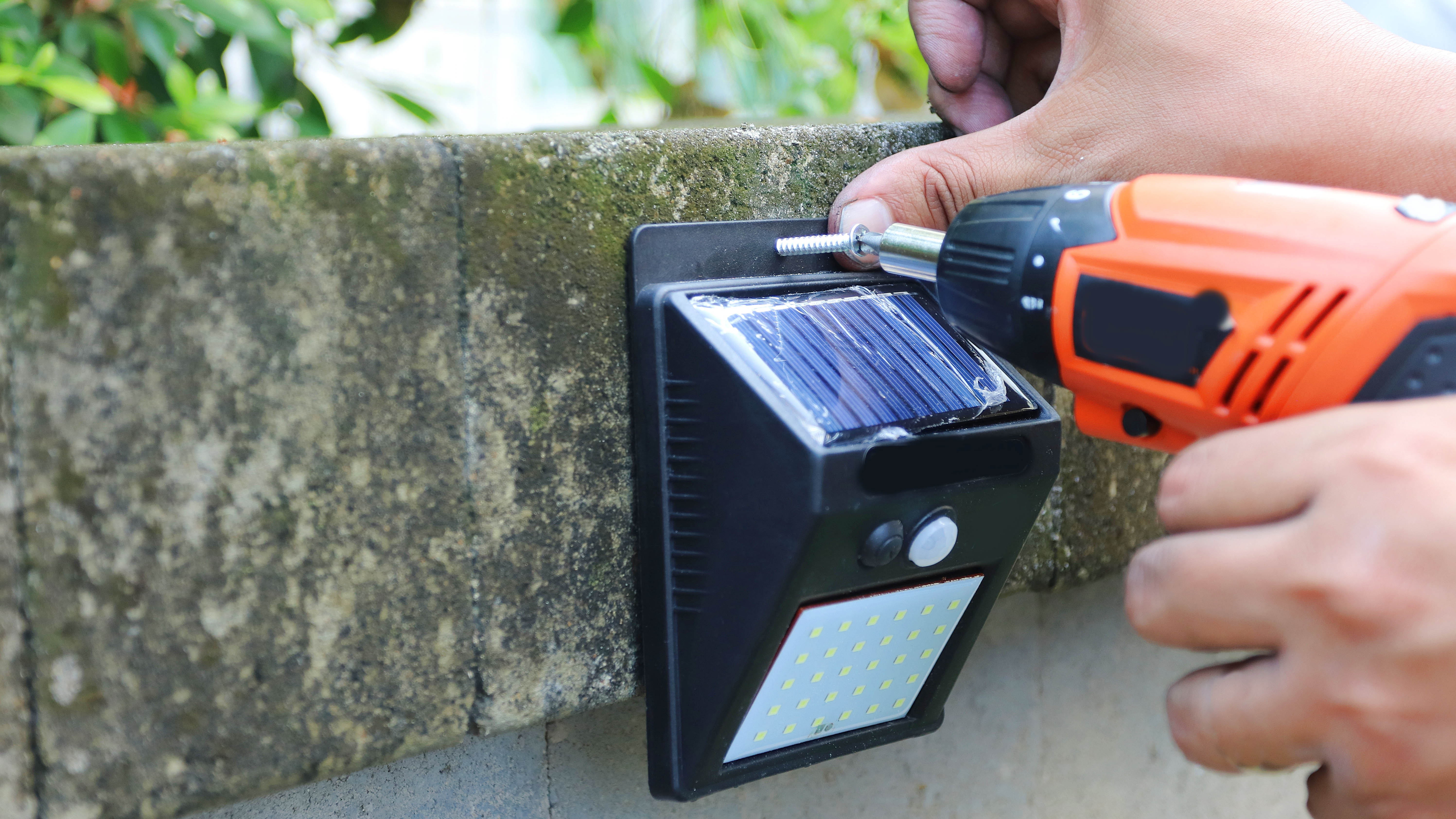 Solar Wall Light