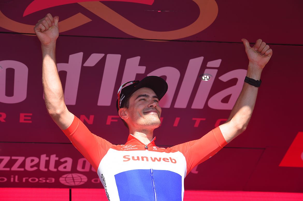 Tom Dumoulin atop the stage 10 podium at the Giro d'Italia
