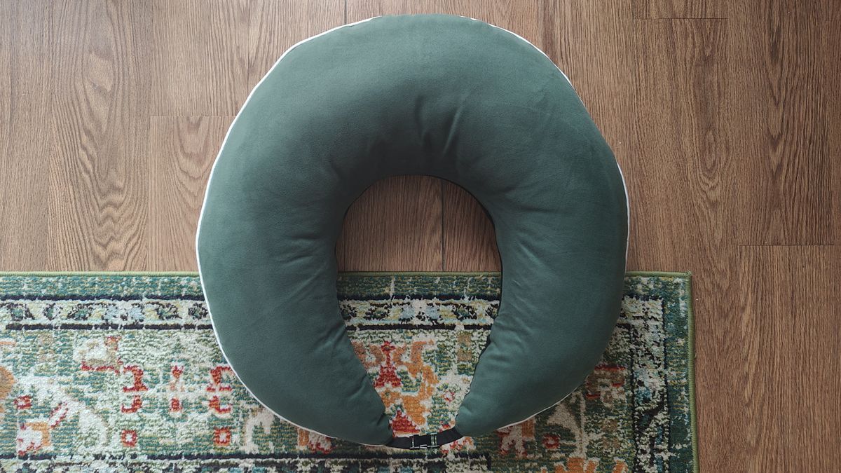 A back view of the two-tone Valari Gaming Pillow, fully assembled.