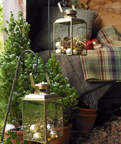 Santa's Grotto ideas: How to create a festive grotto in the garden ...