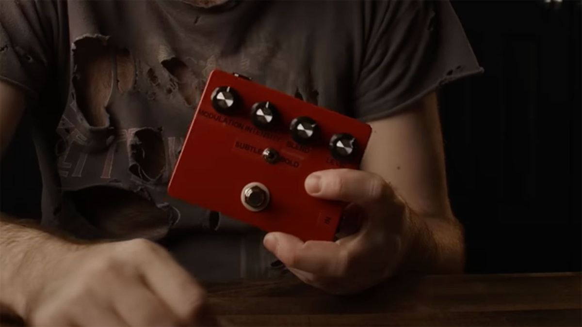 Arqon Rasm Aaron Rash builds Engine pedal based on Kurt Cobain’s home demo tone ...