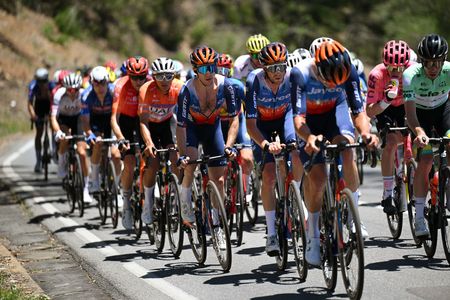 Jayco-Alula work to tee up Simon Yates en route to Willunga Hill.