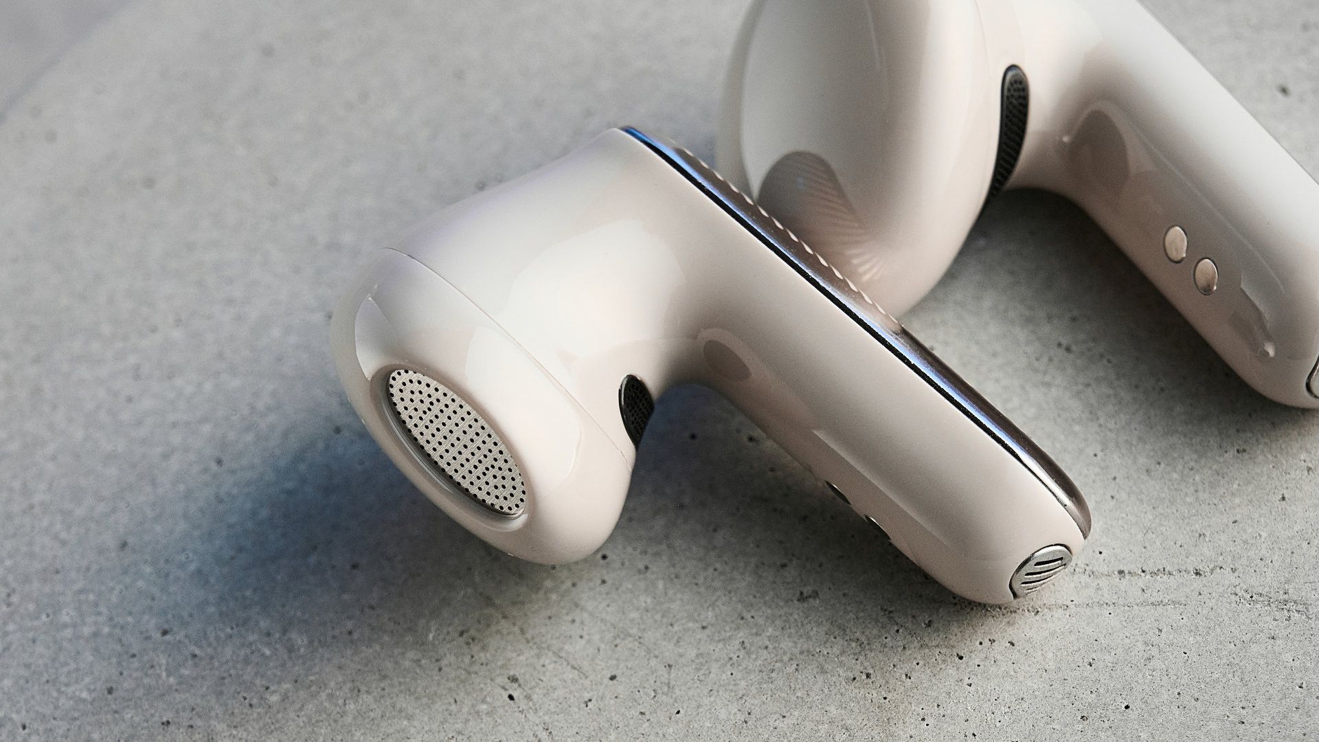 JBL Live Flex 4 earbuds in sand
