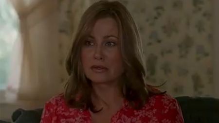 A close up of Jennifer Coolidge in American Dreamz