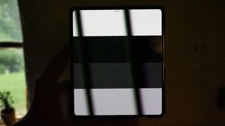 Measuring the flicker rate of each color on the display of the Samsung Galaxy Z Fold 5