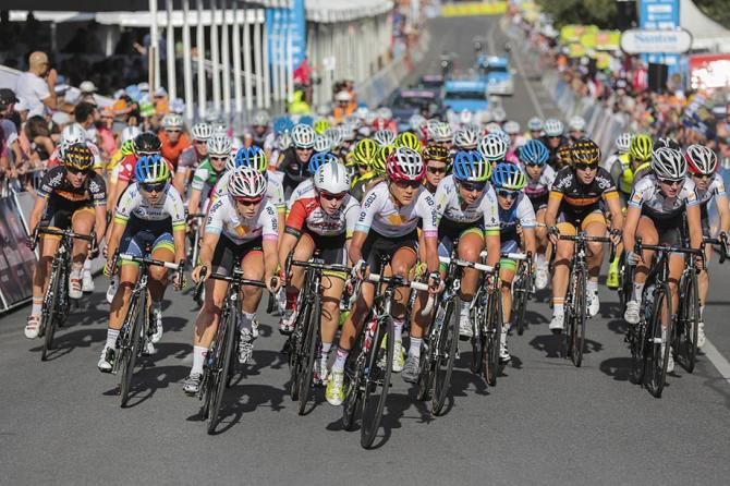 The peloton during the last few laps on stage 2 of the Santos Women's Tour