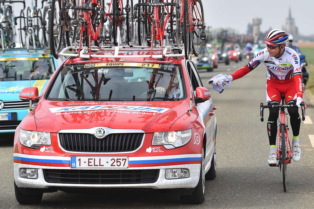Action at the Katusha team car.