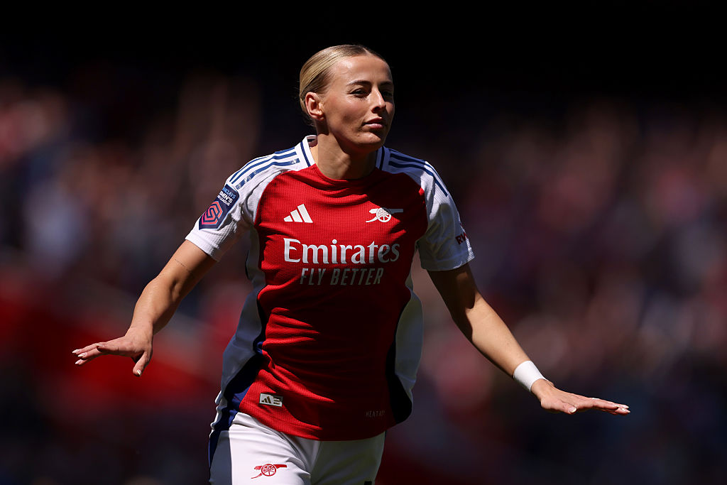  Chloe Kelly of Arsenal celebrates scoring her team&#039;s first goal during the Barclays Women&#039;s Super League match between Arsenal FC and Manchester United FC at Emirates Stadium on May 10, 2025 in London, England.