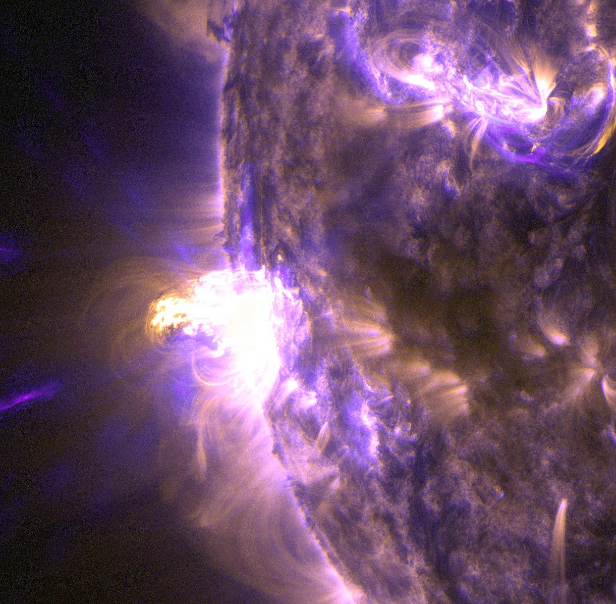Spectacular Solar Flare Erupts from the Sun (Photos, Video) | Space