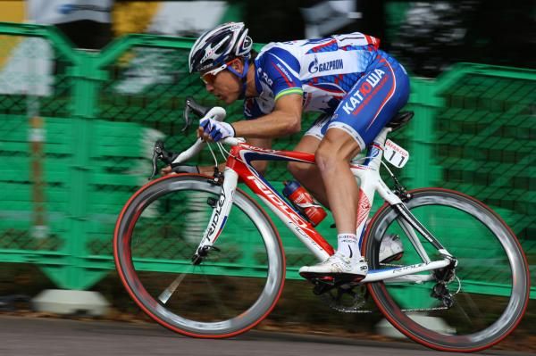 Robbie McEwen (Katusha) in full flight.