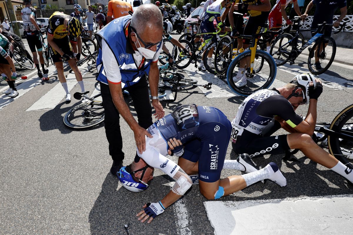 Vuelta Espana 2021 - 76th Edition - 16th stage Laredo - Santa Cruz de Bezana 180 km - 31/08/2021 - Crash - Injury - Sep Vanmarcke (BEL - Israel Start-Up Nation) - photo Luis Angel Gomez/BettiniPhoto&Acirc;&copy;2021