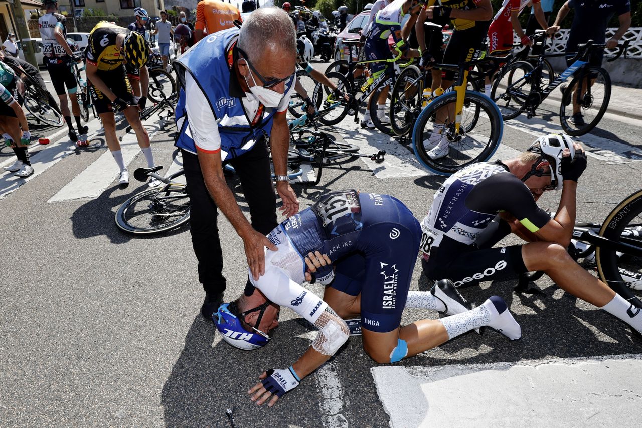 Vuelta Espana 2021 - 76th Edition - 16th stage Laredo - Santa Cruz de Bezana 180 km - 31/08/2021 - Crash - Injury - Sep Vanmarcke (BEL - Israel Start-Up Nation) - photo Luis Angel Gomez/BettiniPhoto&Acirc;&copy;2021