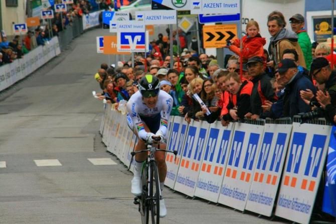 Daryl Impey (Orica GreenEdge) in his South African TT champion's kit