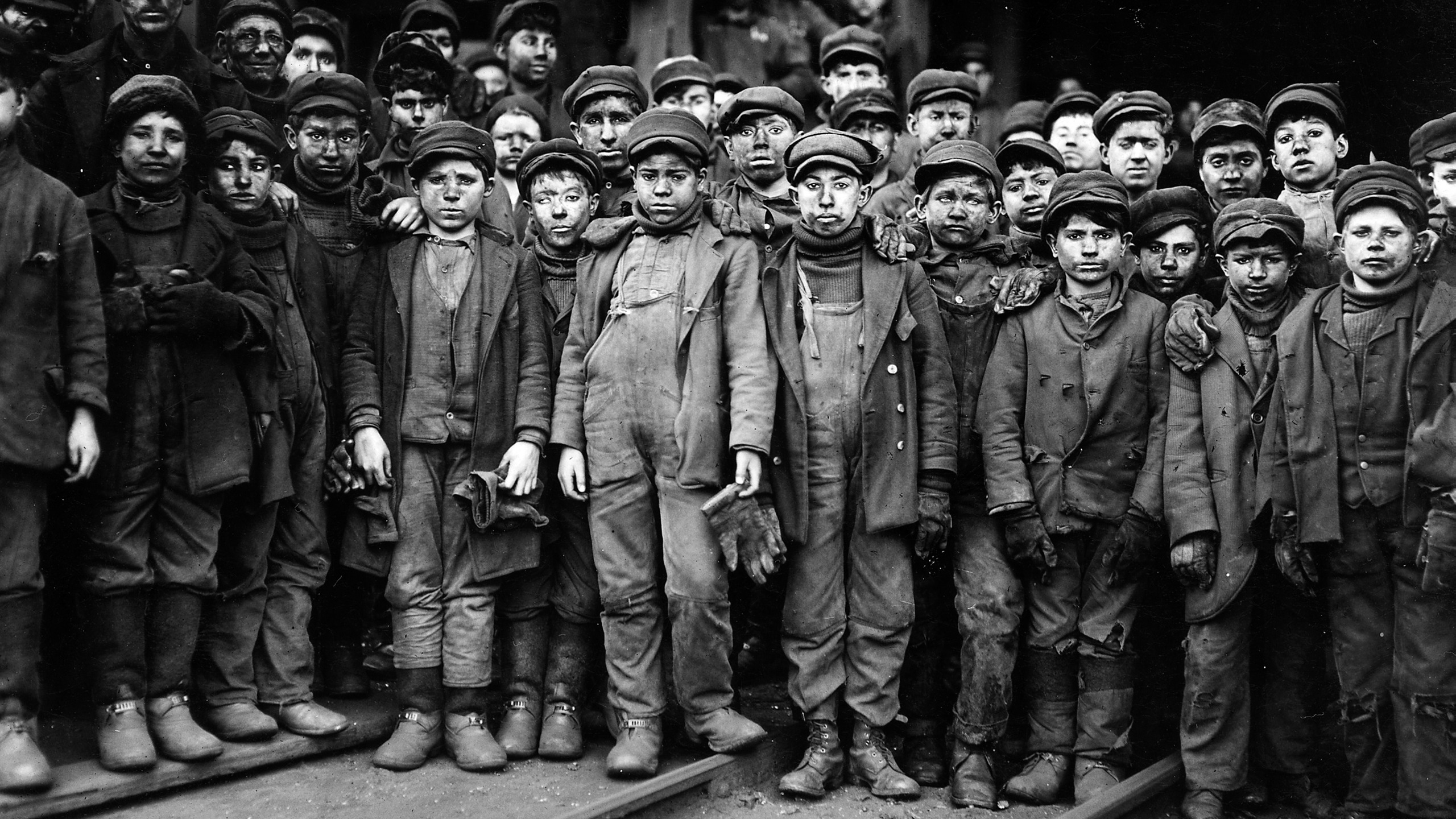 Child workers photographed by Lewis Hine