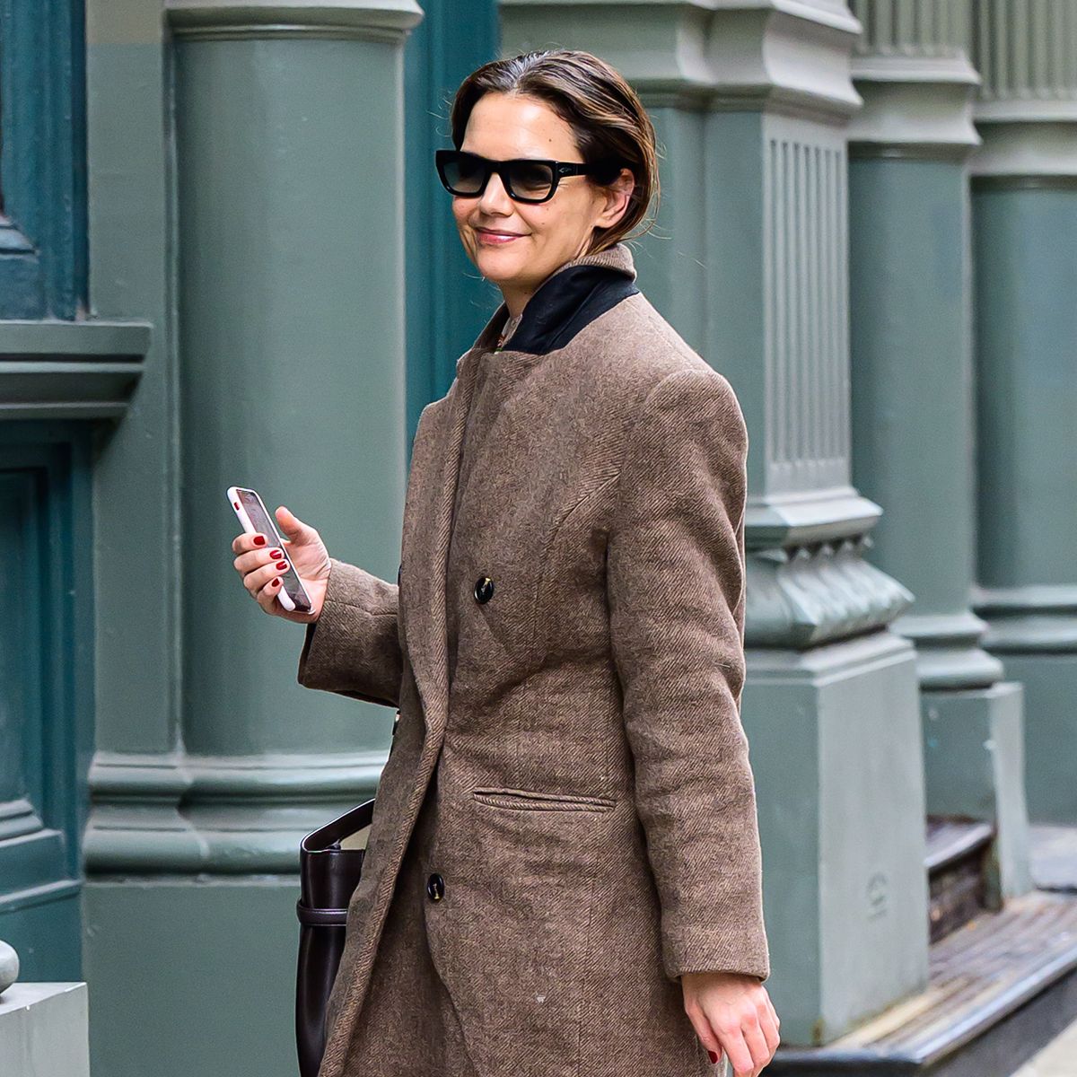 The Pretty Flats Trend Katie Holmes Just Wore Makes Jeans Look High-End