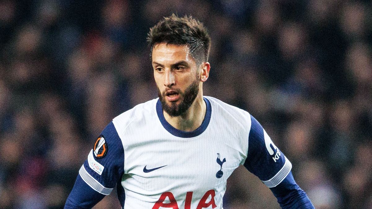 Tottenham&#039;s Rodrigo Bentancur in action for Spurs ahead of the Tottenham vs Liverpool Carabao Cup semi-final 2025