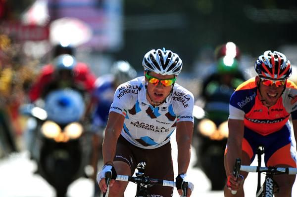 Nicolas Roche (AG2R La Mondiale) and Maarten Tjallingii (Rabobank) at the finish in Pinerolo.